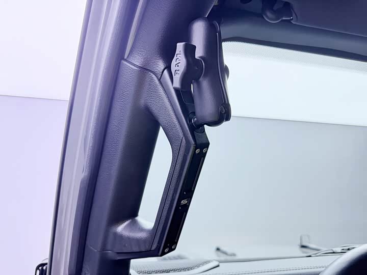 Jeep Wrangler — фото 16