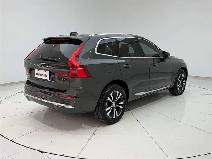 Volvo XC60 2022 B 5 4 WD — фото 8