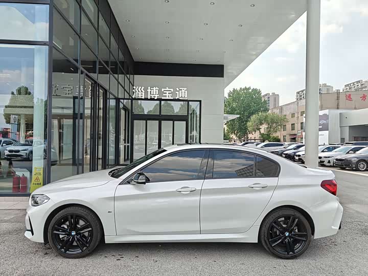 BMW 1-Series 2023 125i M — фото 17
