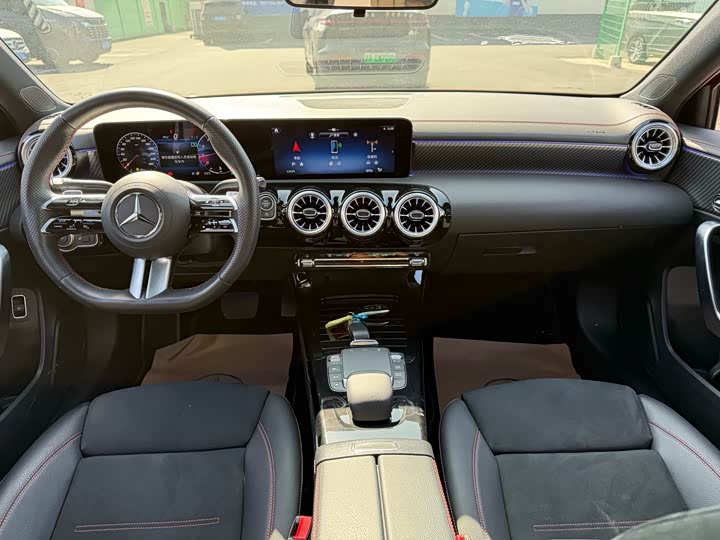 Mercedes-Benz A-Class 2024 A 200 L — фото 11