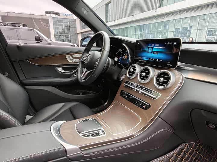 Mercedes-Benz GLC 2022 GLC 260 L 4 MATIC Luxury — фото 22