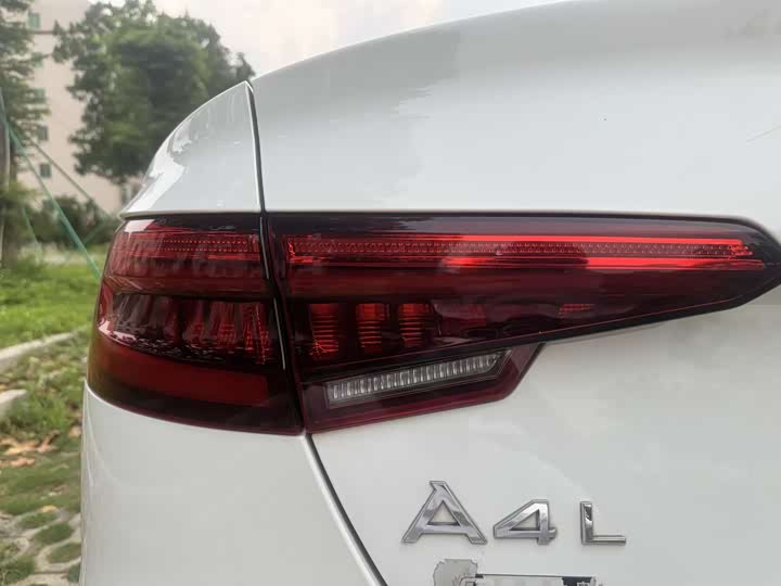 Audi A4L 2017 Plus 40 TFSI — фото 13