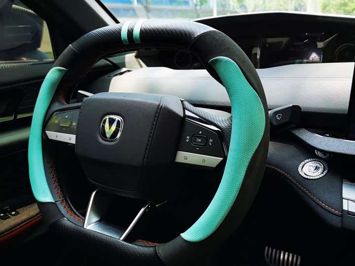 Changan UNI-V 2022 2.0 T — фото 11