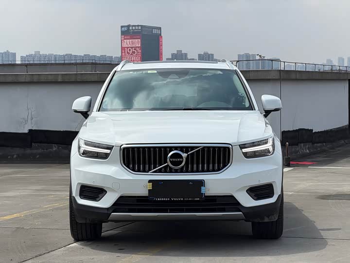 Volvo XC40 2020 T 3 — фото 2