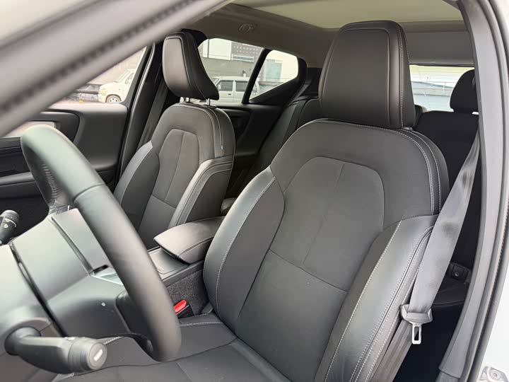 Volvo XC40 2020 T 3 — фото 9