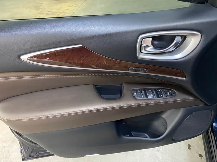 Infiniti QX60 2020 2.5 S/C Hybrid 2 WD — фото 19