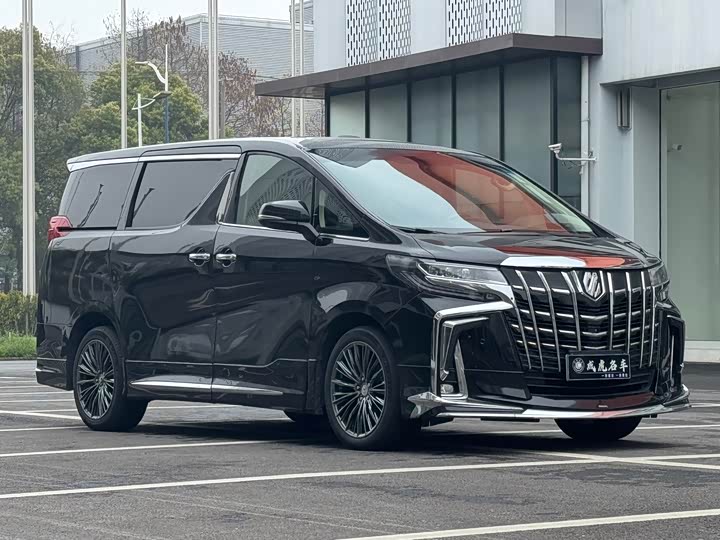 Toyota Alphard — фото 3