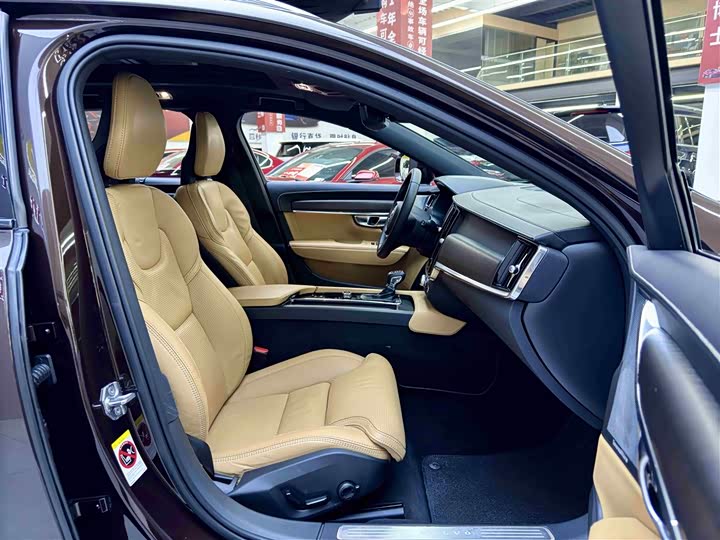 Volvo V90 2017 Cross Country T 5 AWD — фото 8