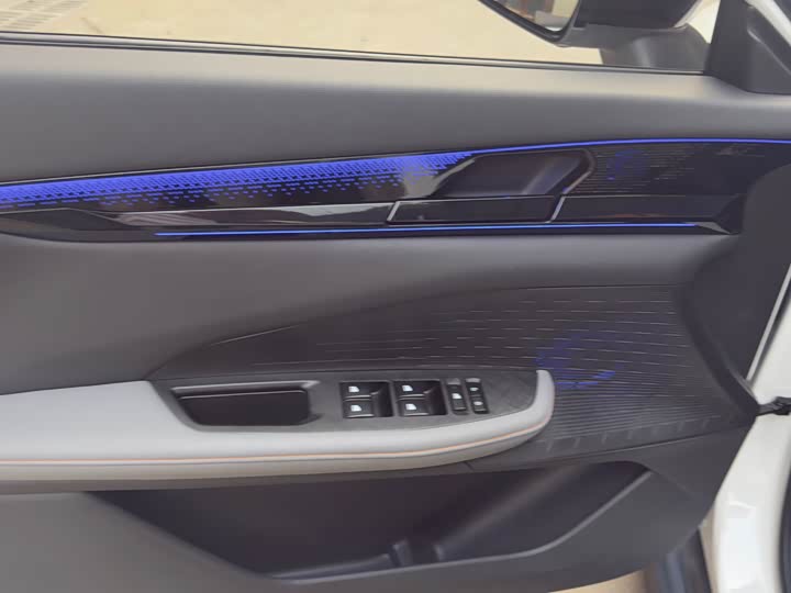 Changan UNI-V 2022 1.5 T Premium — фото 11