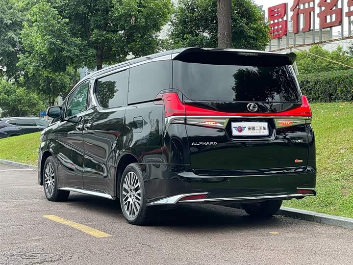 Toyota Alphard — фото 4