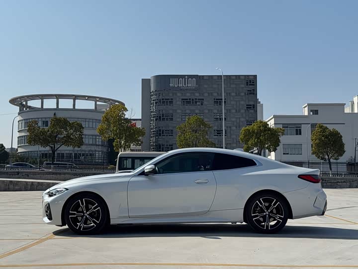 BMW 4-Series 2022 425i M — фото 18