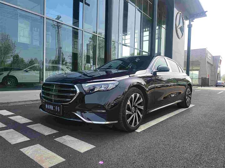 Mercedes-Benz E-Class 2024 E 300 L Luxury — фото 1