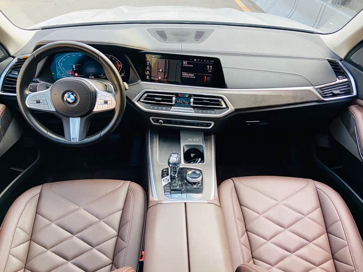 BMW X5 — фото 17
