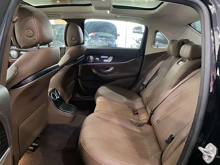 Mercedes-Benz E-Class 2022 E 300 L Luxury — фото 7