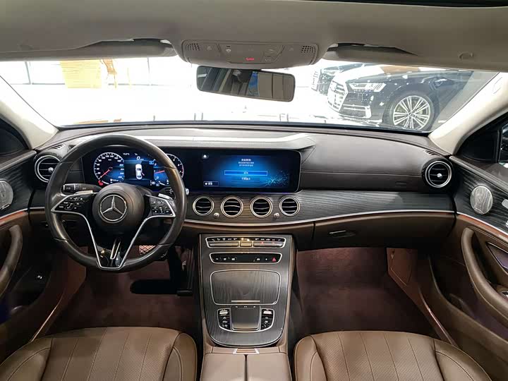 Mercedes-Benz E-Class 2022 E 300 L Luxury — фото 13