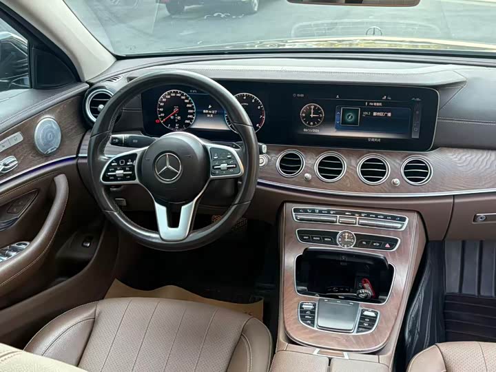Mercedes-Benz E-Class 2017 E 300 L Luxury — фото 13