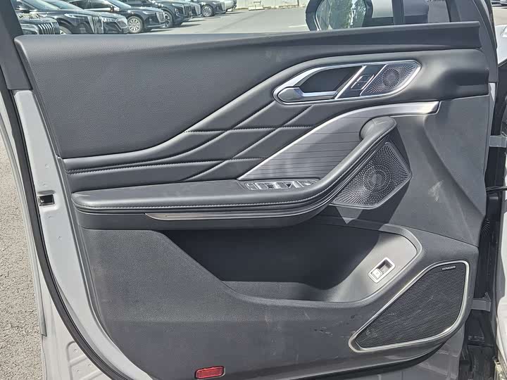 Hongqi HS7 PHEV 2024 2.0 T PHEV 4 WD 6 — фото 17
