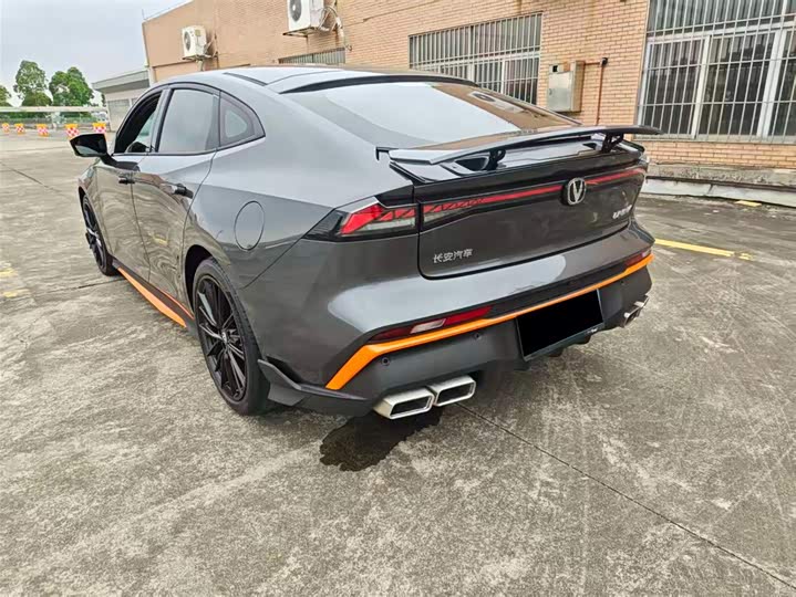Changan UNI-V 2024 1.5 T Sport — фото 7