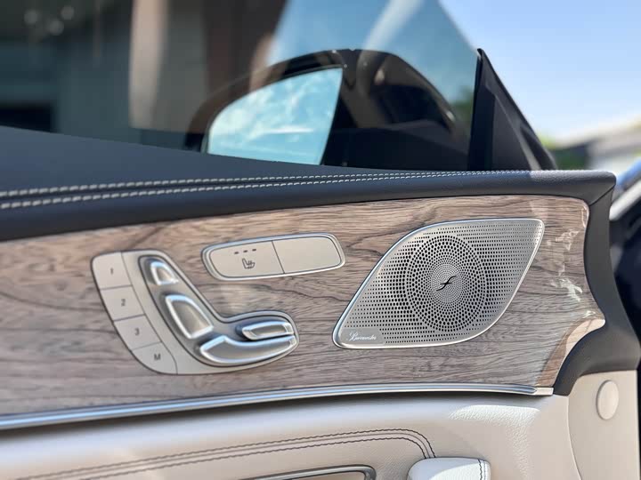 Mercedes-Benz CLS 2022 CLS 300 Luxury — фото 13