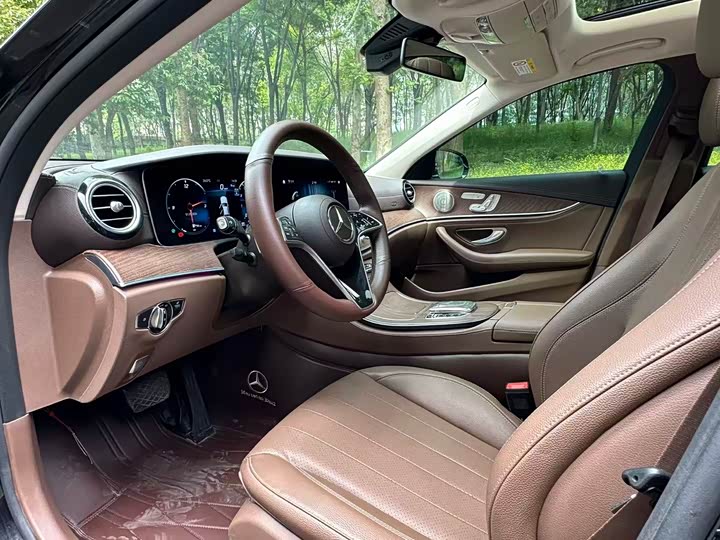 Mercedes-Benz E-Class 2023 E 300 L Luxury — фото 6
