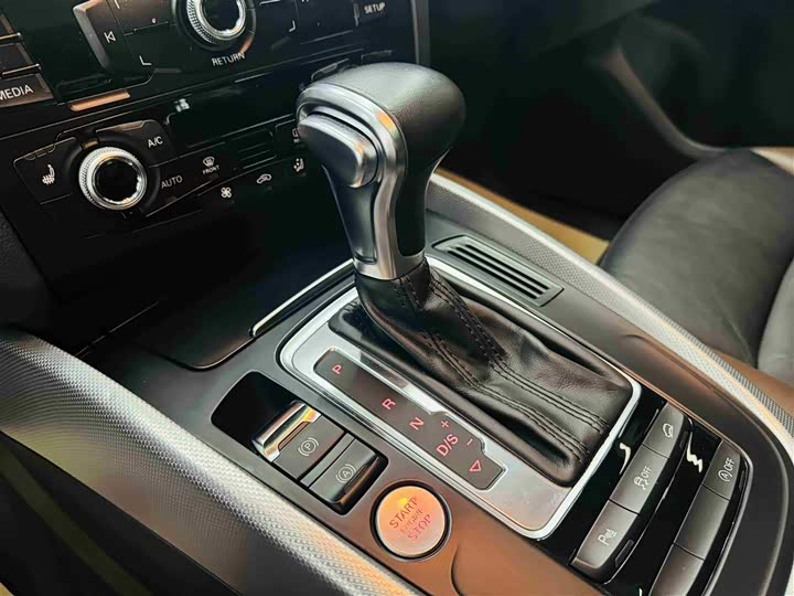 Audi Q5 2017 Plus 40 TFSI — фото 16