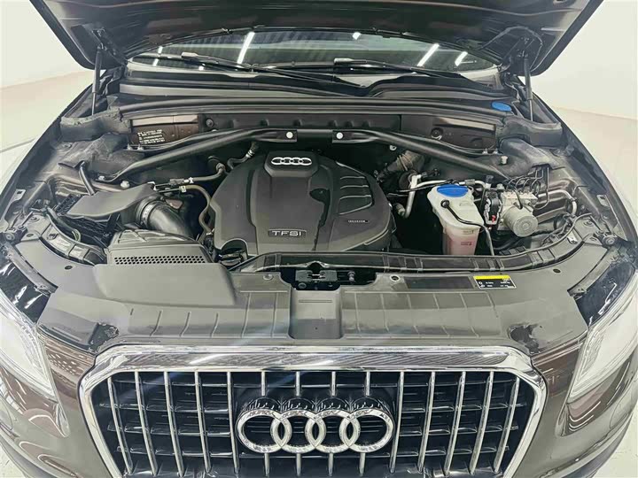 Audi Q5 2017 Plus 40 TFSI — фото 31