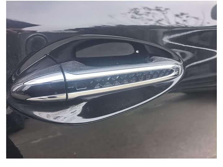Hongqi HS5 2023 2.0 T 4 WD Pro — фото 5