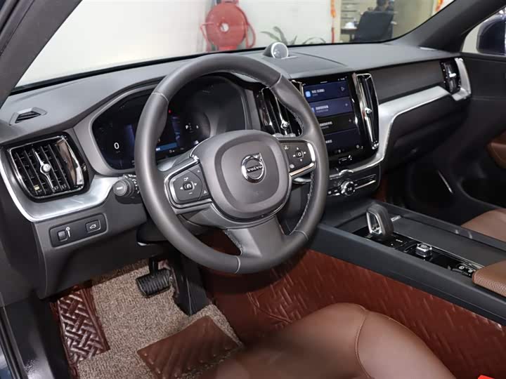 Volvo XC60 2022 B 5 4 WD — фото 10