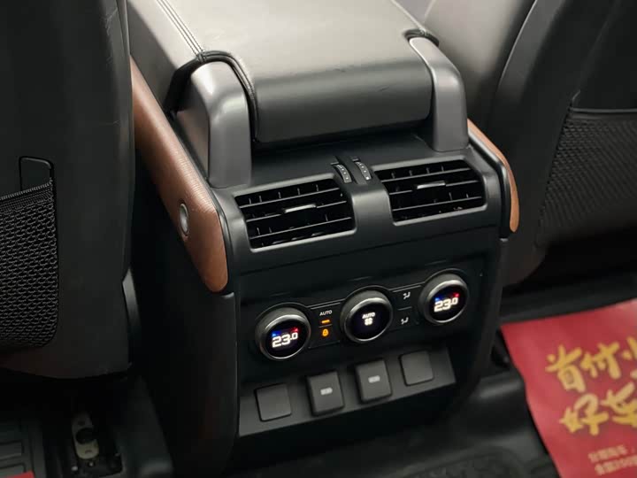 Land Rover Defender — фото 19