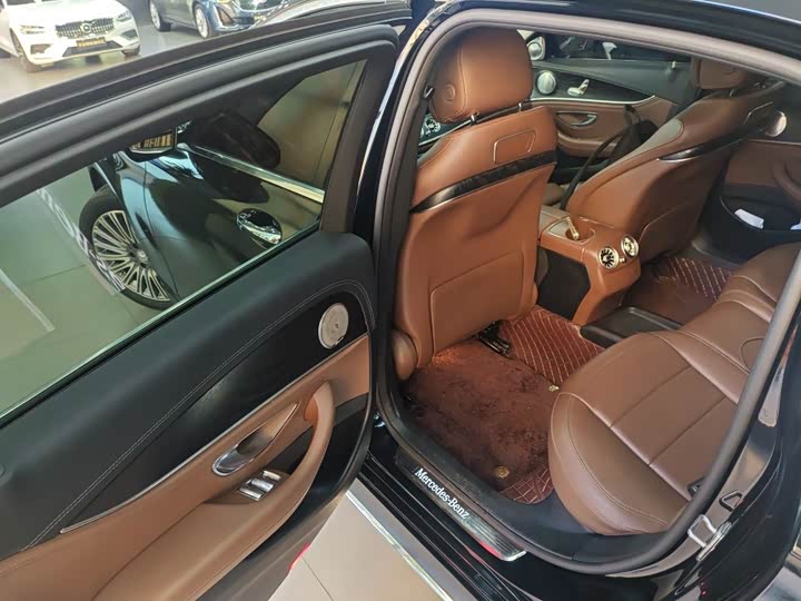 Mercedes-Benz E-Class 2019 E 200 L Sport — фото 6