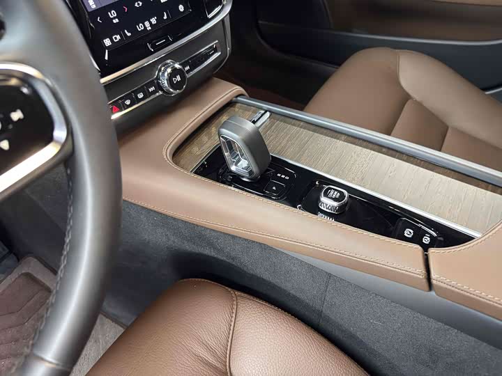 Volvo V90 2024 Cross Country B 5 AWD — фото 6