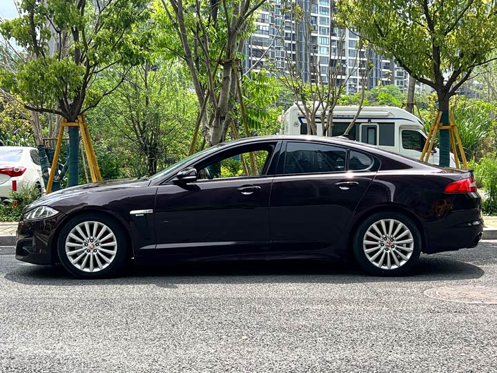 Jaguar XF 2015 XF 3.0 SC R-Sport — фото 8