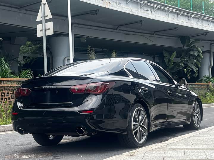 Infiniti Q50L 2015 2.0 T — фото 12