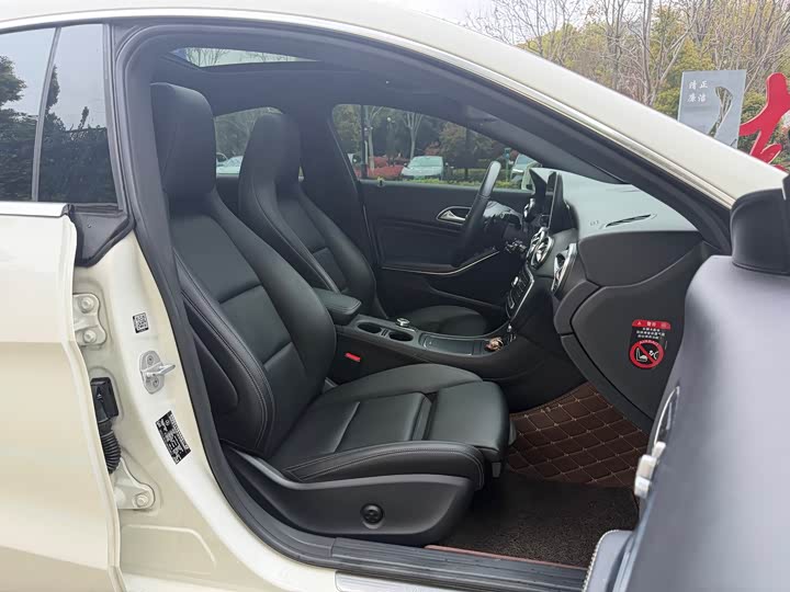 Mercedes-Benz CLA 2017 CLA 200 — фото 13