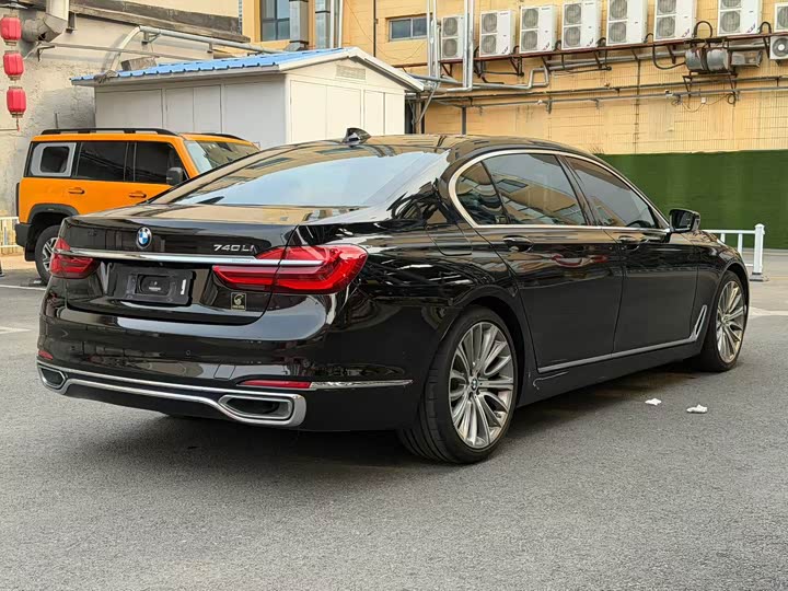 BMW 7 Series 740Li продвинутая — фото 8