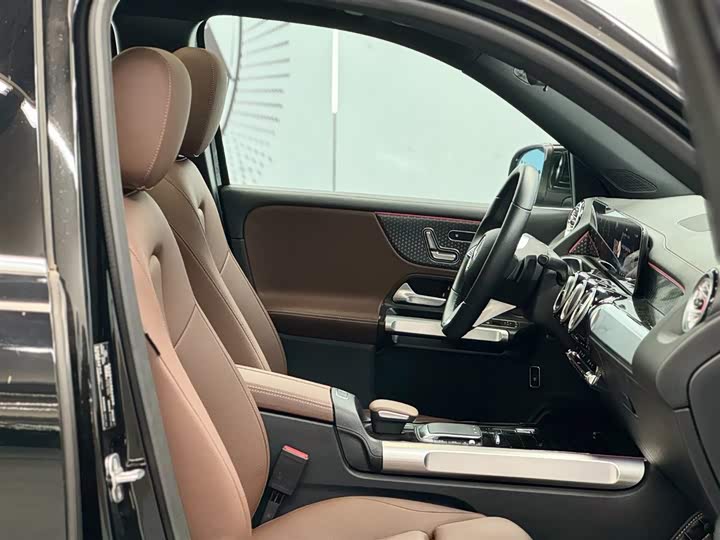 Mercedes-Benz GLB 2024 GLB 220 — фото 9
