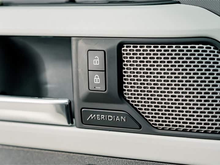Land Rover Defender — фото 21