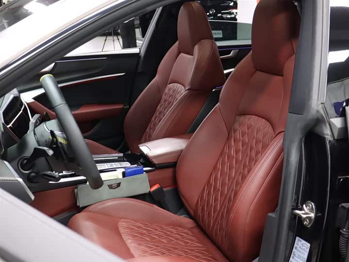 Audi A7L 2023 45 TFSI quattro S-line — фото 10