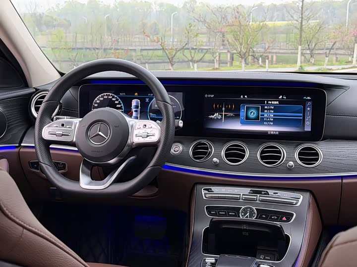 Mercedes-Benz E-Class 2020 E 300 L — фото 12