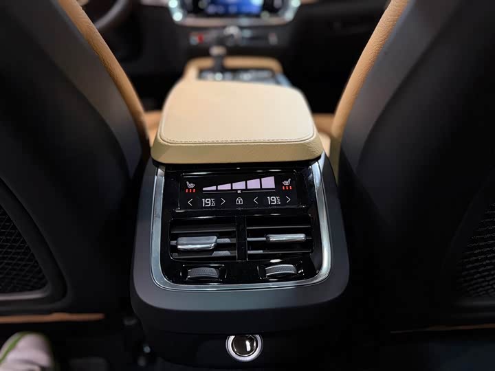 Volvo V90 2017 Cross Country T 5 AWD — фото 16