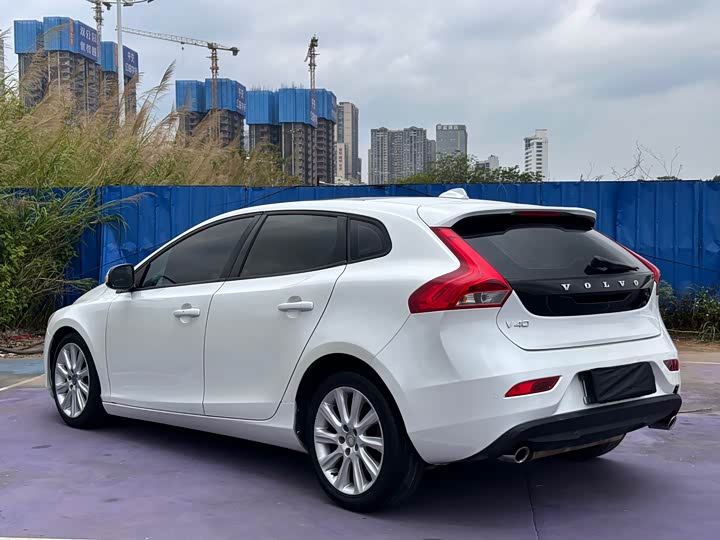 Volvo V40 2015 1.6 T — фото 4