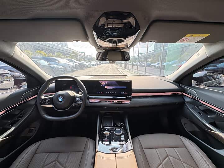 BMW 5-Series 2024 530 Li Leading — фото 10