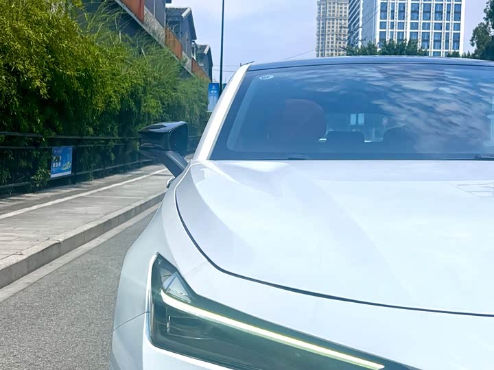 Changan UNI-V 2022 1.5 T Premium — фото 4