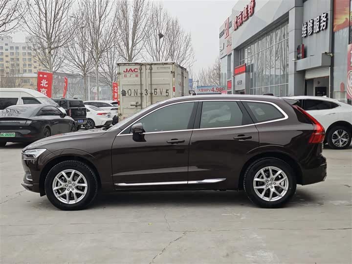 Volvo XC60 2021 T 5 4 WD — фото 4