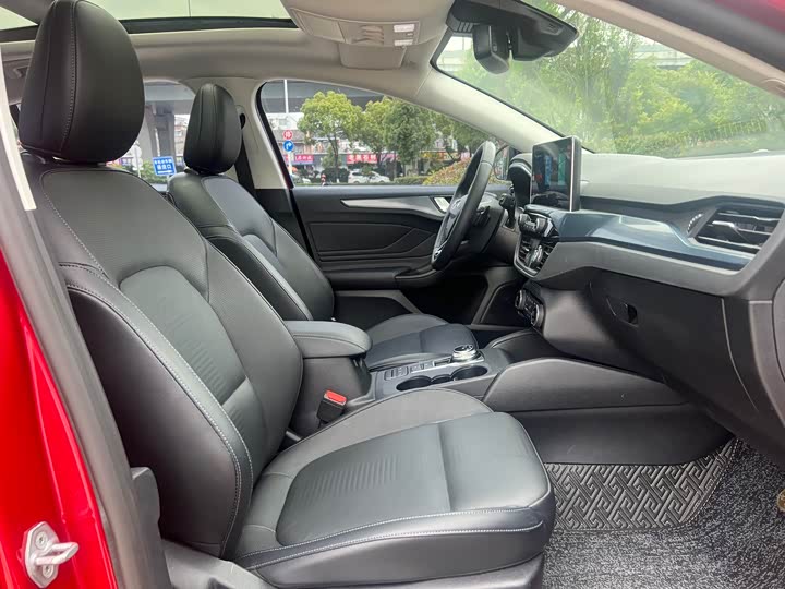 Ford Active 2020 Eco Boost 180 AT — фото 14