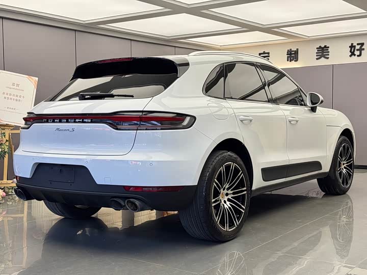 Porsche Macan 2018 Macan 2.0 T — фото 12