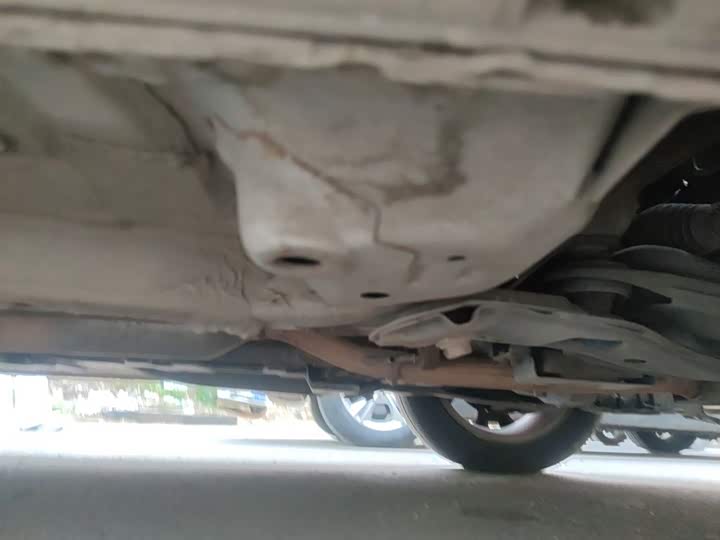Changan CS15 2016 1.5 L MT — фото 15