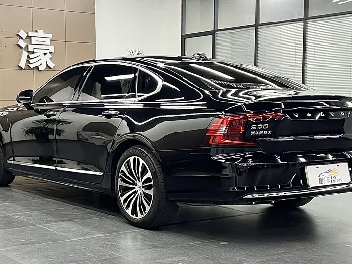 Volvo S90 Hybrid 2024 Hybrid 4 WD — фото 17