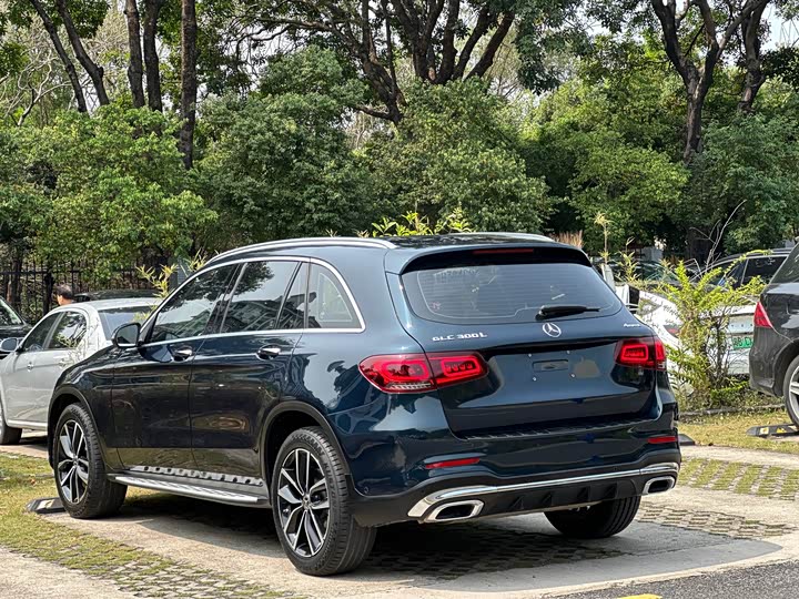 Mercedes-Benz GLC 2021 GLC 300 L 4 MATIC — фото 13