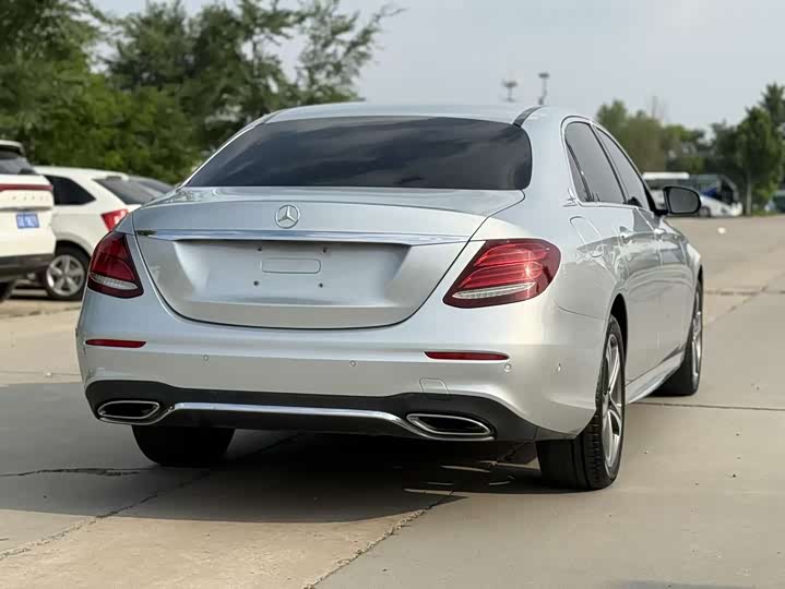 Mercedes-Benz E-Class 2016 E 200 L Sport — фото 13